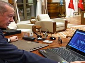 İlk kez bilgisayar başına geçip tweet attı!