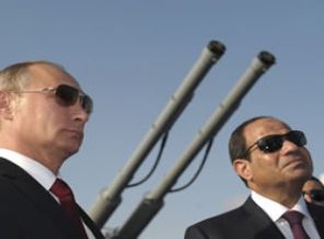 Putin Sisi ile Mısır'da görüştü