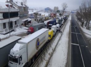 E-5’te 10 kilometrelik araç kuyruğu