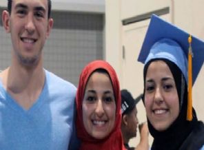 Dünya ABD'de öldürülen üç genç için sessiz