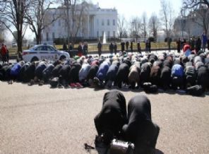 ABD'nin kalbinde Cuma Namazı