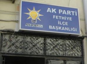 AK Parti binası önünde patlama!