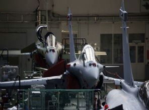 Fransa Mısır'a savaş uçağı ve füze satacak