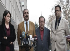 HDP, 'silah bırakma' mesajıyla Kandil'de