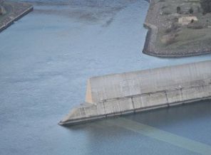 Atatürk Barajı'na otomobil düştü