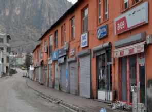 Hakkari ve ilçelerinde kepenkler açılmadı