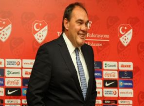 Demirören Kıbrıs sorunlarını çözecek!