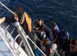 Sahil Güvenlik o kaçak göçmenleri  kurtardı