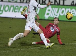 Stancu'nun kolu kırıldı