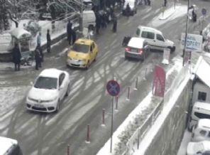 Kar yağışı kazaları arttırdı