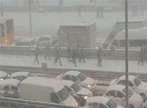 Metrobüs seferleri durdu