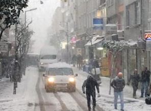 Araçlar kaydı, trafik aksadı