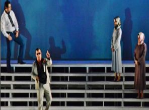 Operada başörtüsü kimyalarını bozdu