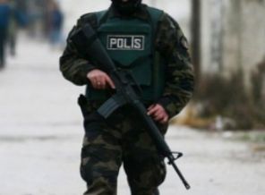 Kadına şiddete özel harekat polisi el koydu!