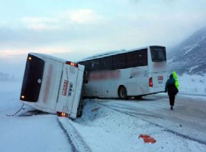 Konya'da otobüsü devrildi