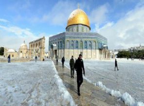 Kudüs'te kar yağışı hayatı durdurdu
