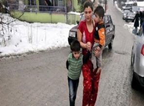 Sokakta kalan kadın koruma altına alındı