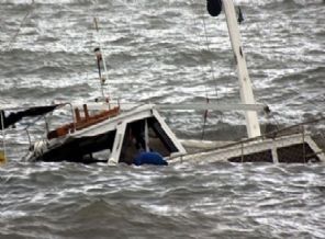 Bangladeş'te 150 yolcu taşıyan feribot alabora oldu