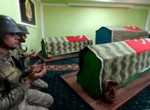 Emanetlere geçici türbe