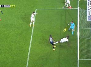 Emenike çıldırttı