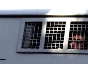 Suriye zindanlarında Filistinliler nasıl 'yok' oluyor?