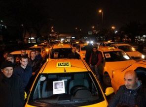 Taksiciler Özgecan için eylem yaptı