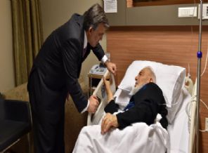 Abdullah Gül, babasını ziyaret etti