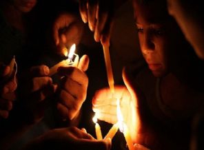 İsrail yine Filistinlileri karanlığa mahkum etti