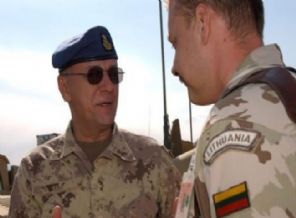 O ülke yeniden zorunlu askerliği getiriyor