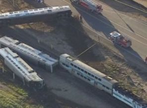 Tren raydan çıktı: 30 yaralı