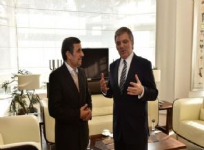 Ahmedinejad'dan Gül'e ziyaret