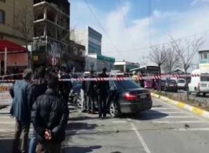İstanbul'da bir otomobile kurşun yağdırdılar!