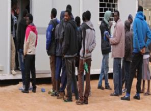 Libya'daki Mısırlılar ülkelerine dönüyor