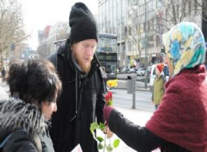 İnsan tanımadığının düşmanıdır