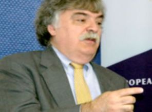 ABD'li profesör: Soykırımı Türkler değil Ermeniler yaptı