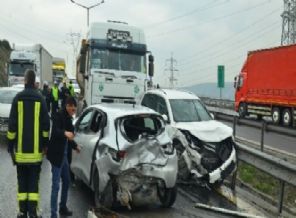 Tem otoyolu’nda zincirleme kaza