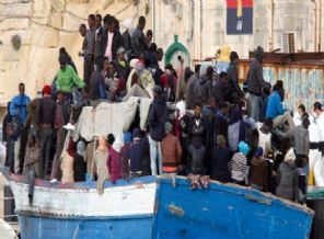 Akdeniz'de 81 göçmen kurtarıldı