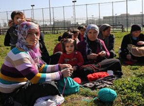 'Gitmek de zor kalmak da'