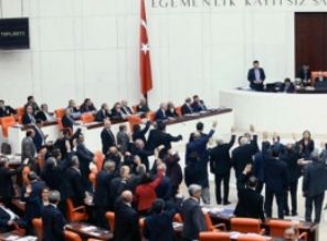 Meclis'te sabaha kadar sadece 4 madde!