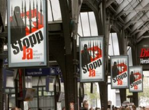 O ülkede okullarda başörtü yasaklandı