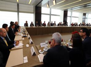 Davutoğlu: Türkiye istikrar adası