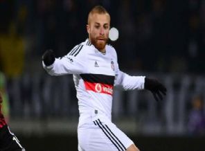 Gökhan Töre için Atletico ve Chelsea açıklaması