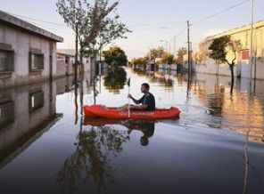 Arjantin'de 3 bin kişi evsiz kaldı