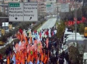 Bu yollar yürüyüş nedeniyle kapalı
