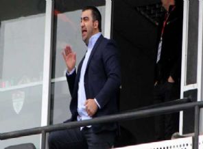 Ümit Özat istifa etti!