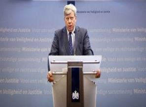 Hollanda Adalet Bakanı istifa etti