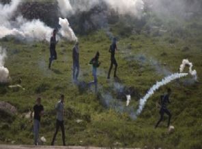 İsrail askerleri Filistinlilere ateş açtı