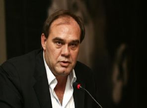 Demirören, Beşiktaş'ın peşinde