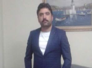 Ekmeğin içindeki jileti yuttu!