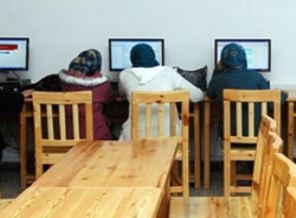 Kadınlara özel internet kafeler geliyor